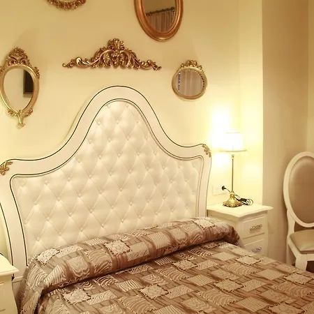Hostal Flor De Lis- Lojo-3